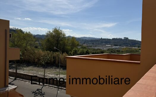 Appartamento con terrazzo a Villafranca Tirrena